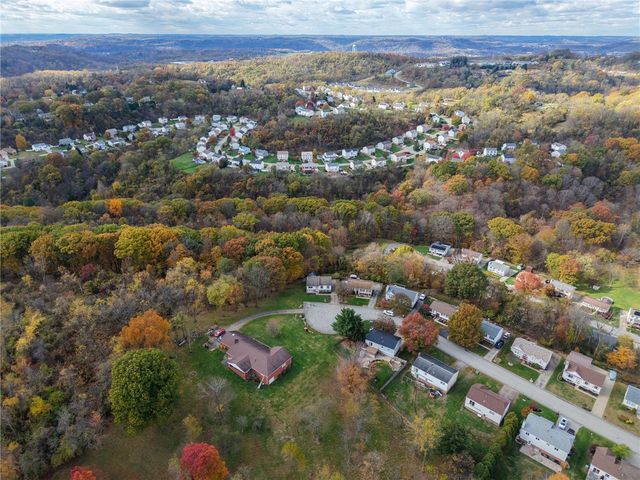 421 Rampart Blvd, Plum Boro, PA 15068