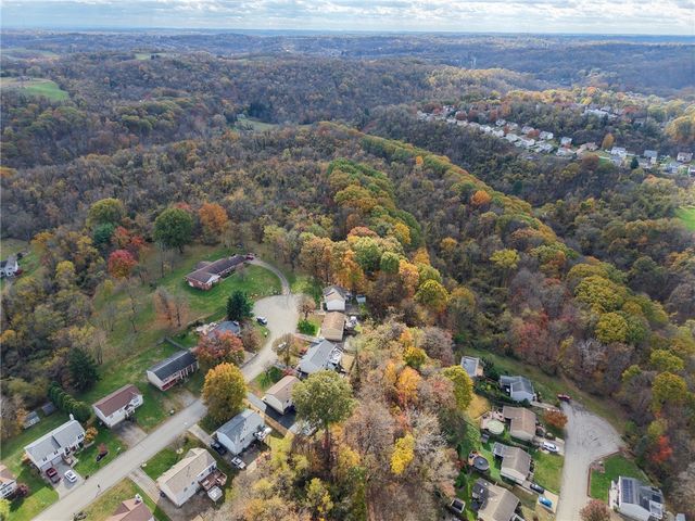 421 Rampart Blvd, Plum Boro, PA 15068