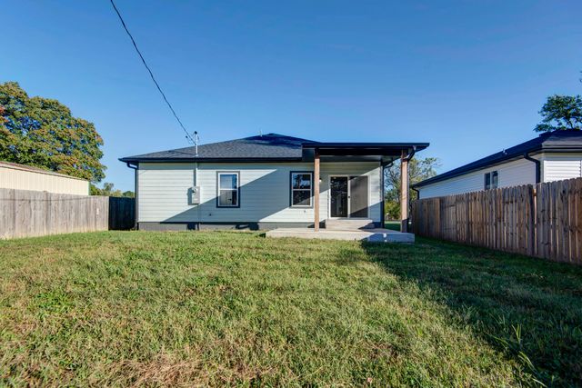 2946 W Olive Street, Springfield, MO 65802