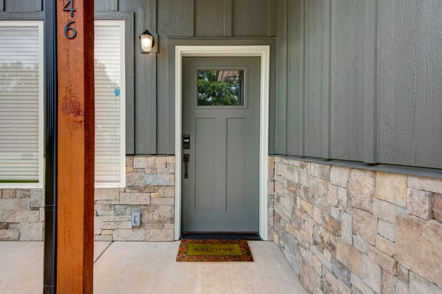 2946 W Olive Street, Springfield, MO 65802