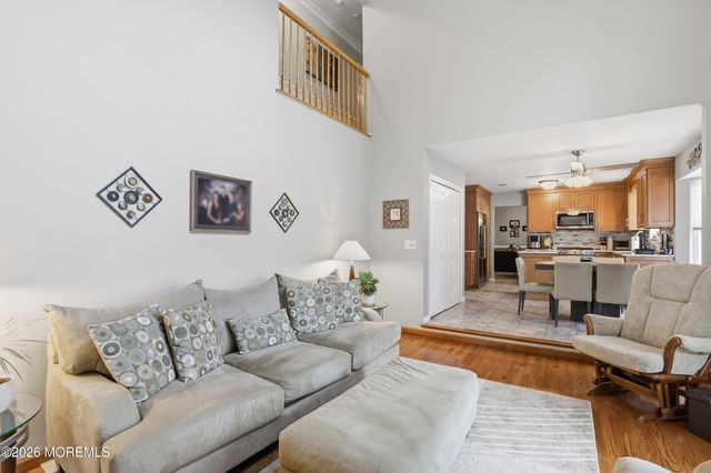 16 Diamond Lane, Howell, NJ 07731