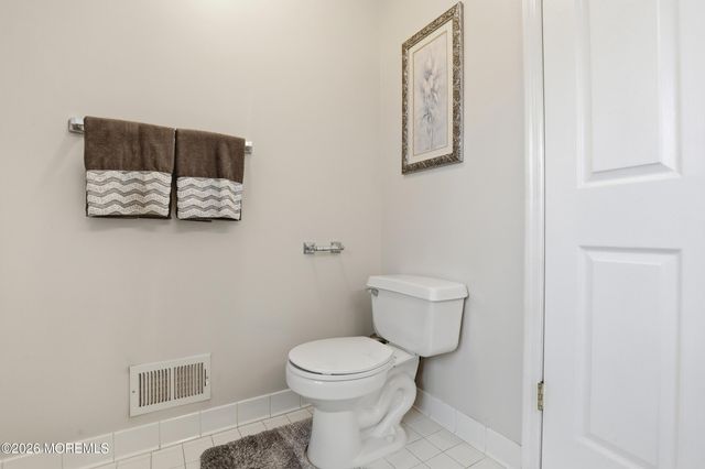 16 Diamond Lane, Howell, NJ 07731