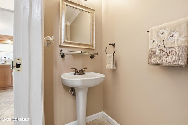 16 Diamond Lane, Howell, NJ 07731