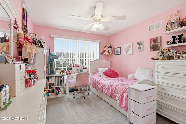 16 Diamond Lane, Howell, NJ 07731