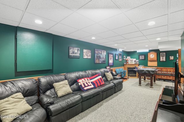 16 Diamond Lane, Howell, NJ 07731