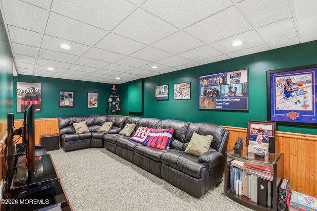 16 Diamond Lane, Howell, NJ 07731