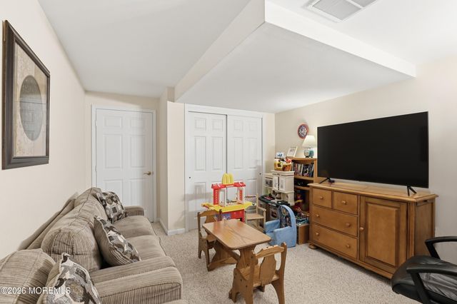 16 Diamond Lane, Howell, NJ 07731