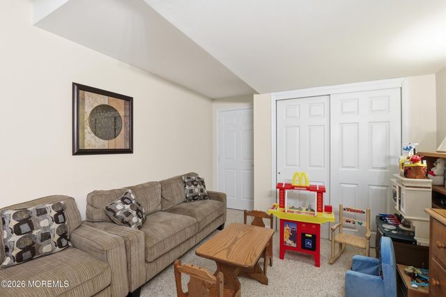 16 Diamond Lane, Howell, NJ 07731