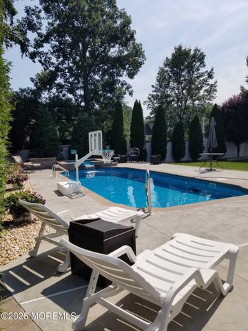 16 Diamond Lane, Howell, NJ 07731