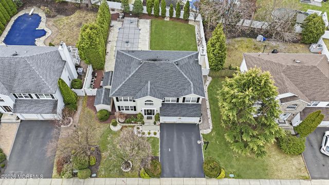 16 Diamond Lane, Howell, NJ 07731