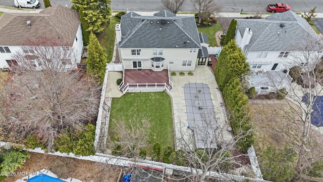 16 Diamond Lane, Howell, NJ 07731