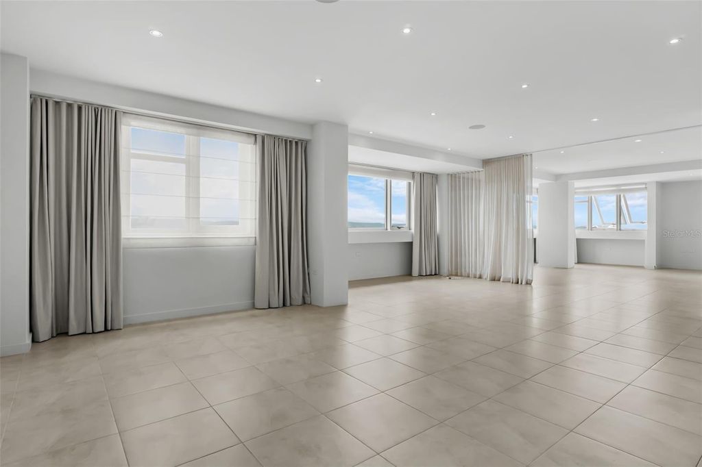 Image 2 of property listing at Atlantis 404 AVENIDA DE LA CONSTITUCIÓN 507, San Juan, PR 00901