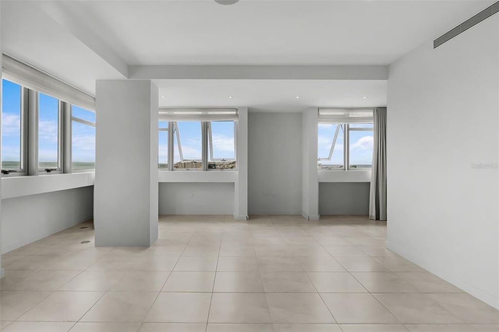 Image 13 of property listing at Atlantis 404 AVENIDA DE LA CONSTITUCIÓN 507, San Juan, PR 00901