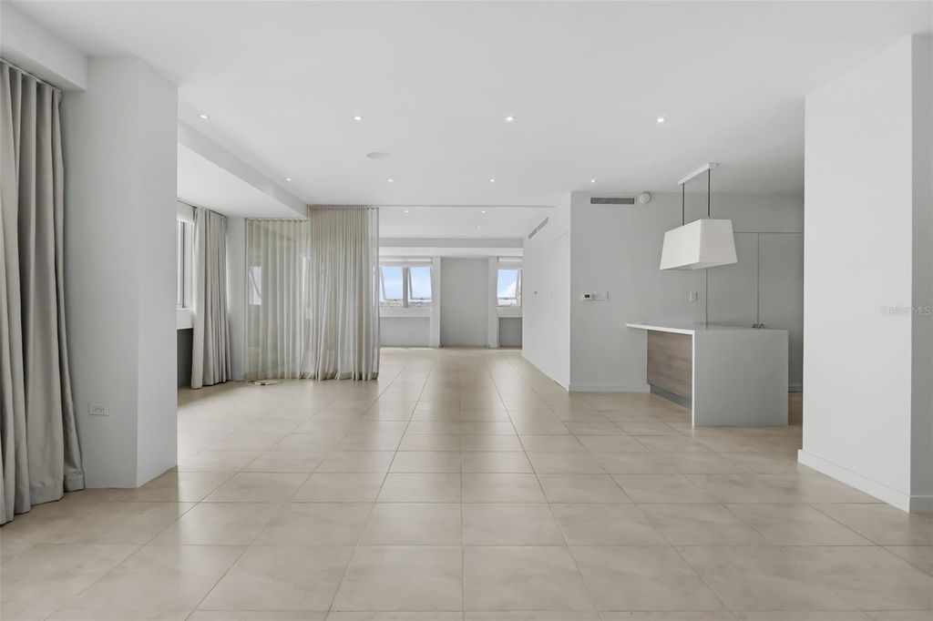 Image 3 of property listing at Atlantis 404 AVENIDA DE LA CONSTITUCIÓN 507, San Juan, PR 00901