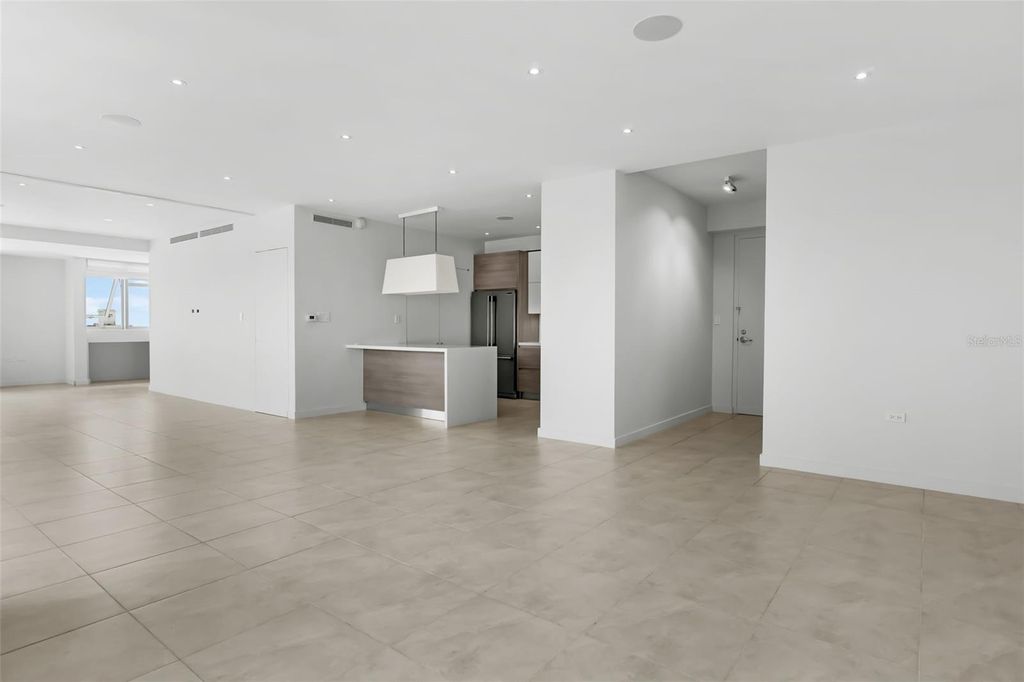 Image 4 of property listing at Atlantis 404 AVENIDA DE LA CONSTITUCIÓN 507, San Juan, PR 00901