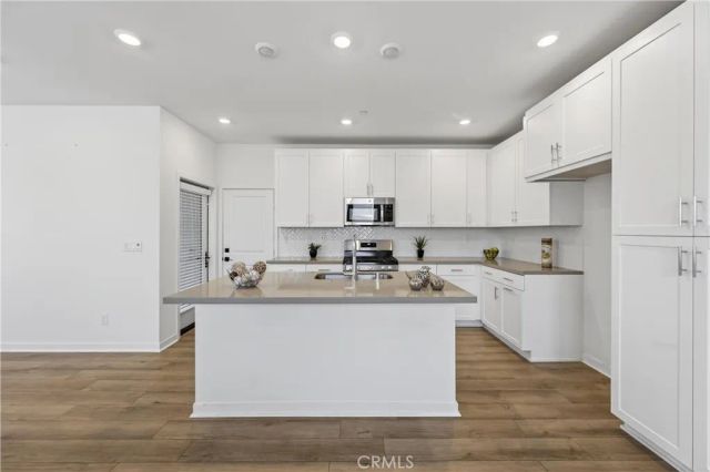 4044 Shada Ln, Corona, CA 92883