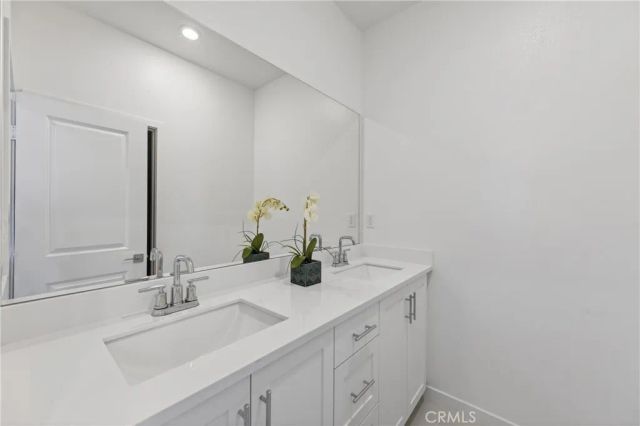 4044 Shada Ln, Corona, CA 92883