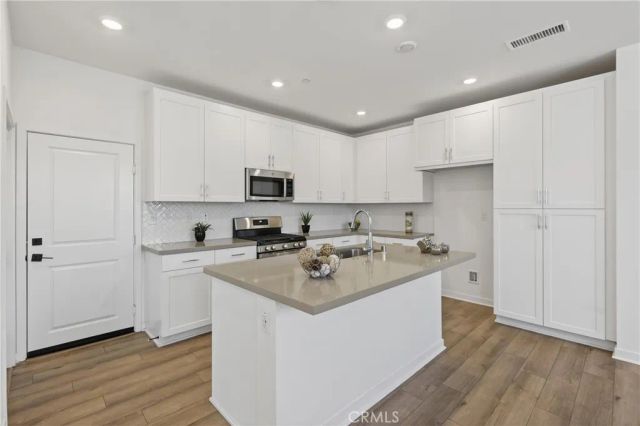 4044 Shada Ln, Corona, CA 92883