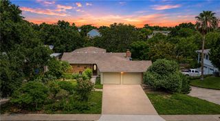 221 Ocean View Pl, Corpus Christi, TX 78411