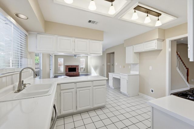 5512 Rocky Mountain Road, Fort Worth, TX 76137