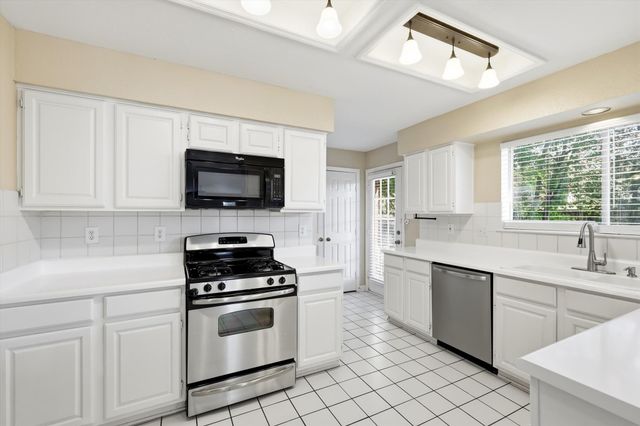 5512 Rocky Mountain Road, Fort Worth, TX 76137