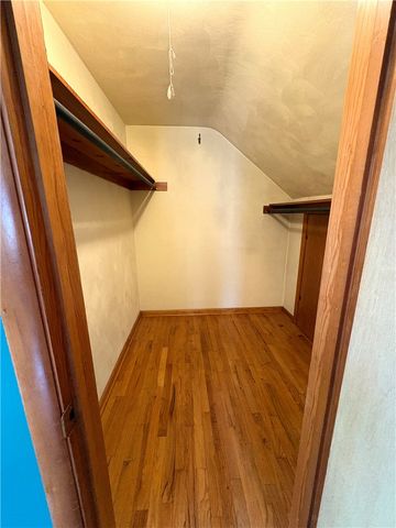 102 Carnold Dr, Munhall, PA 15120