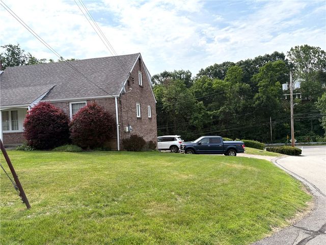 102 Carnold Dr, Munhall, PA 15120