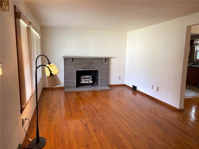 102 Carnold Dr, Munhall, PA 15120