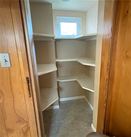 102 Carnold Dr, Munhall, PA 15120