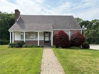 102 Carnold Dr, Munhall, PA 15120
