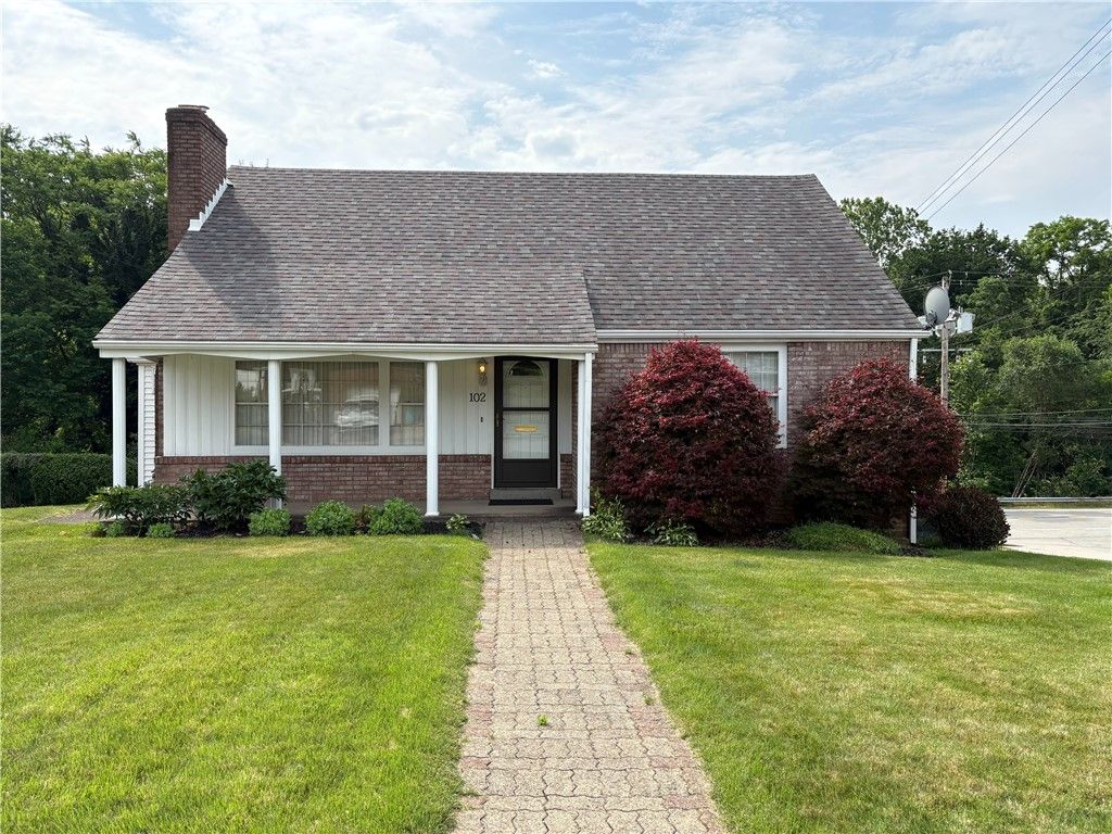 102 Carnold Dr, Munhall, PA 15120