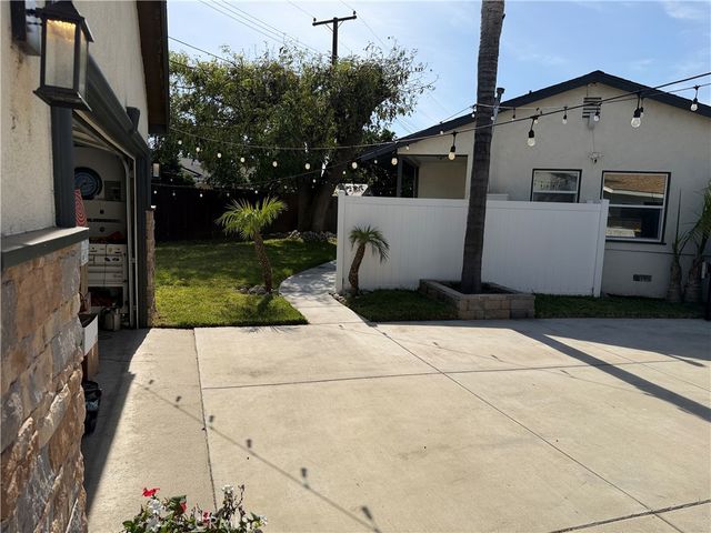 17752 E Brookport, Covina, CA 91722