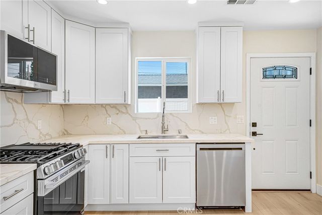 6722 6724 Katherine Ave, Van Nuys, CA 91405