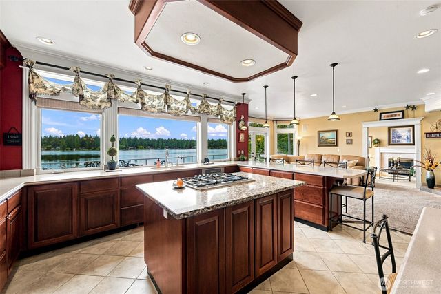 30848 W Lk. Morton Dr. SE Drive SE, Kent, WA 98042