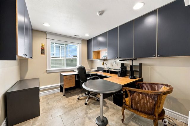 30848 W Lk. Morton Dr. SE Drive SE, Kent, WA 98042