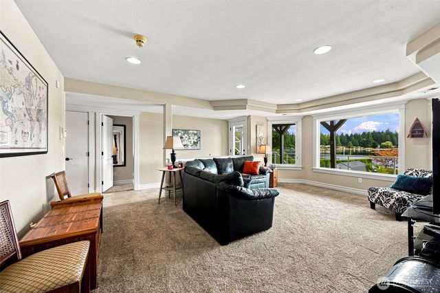 30848 W Lk. Morton Dr. SE Drive SE, Kent, WA 98042