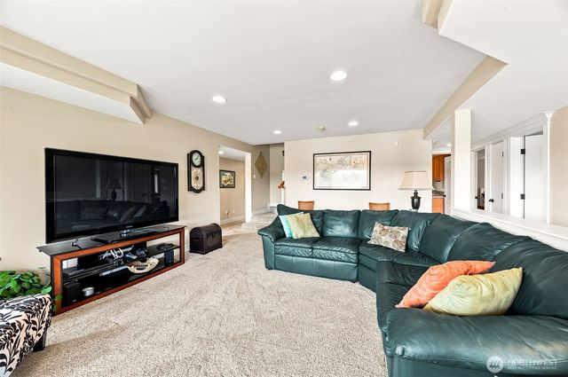 30848 W Lk. Morton Dr. SE Drive SE, Kent, WA 98042