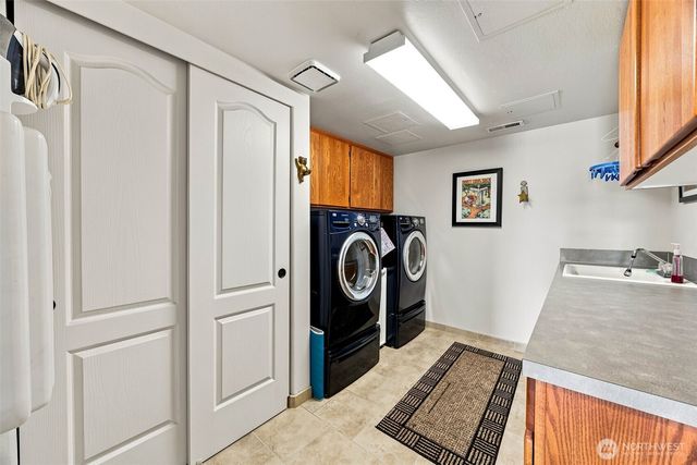 30848 W Lk. Morton Dr. SE Drive SE, Kent, WA 98042