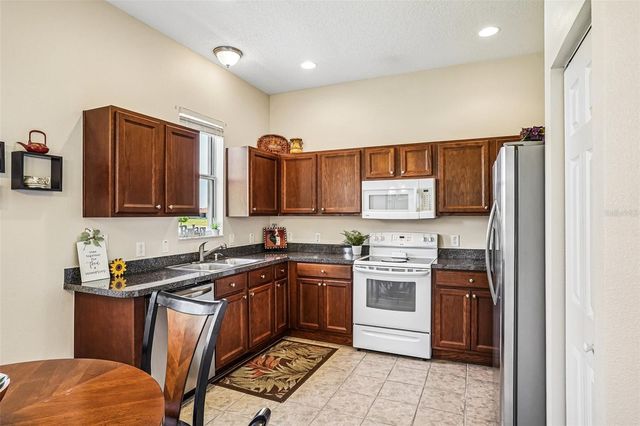 5116 NEPTUNE CIRCLE, Oxford, FL 34484