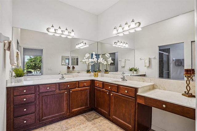 5116 NEPTUNE CIRCLE, Oxford, FL 34484