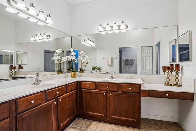 5116 NEPTUNE CIRCLE, Oxford, FL 34484