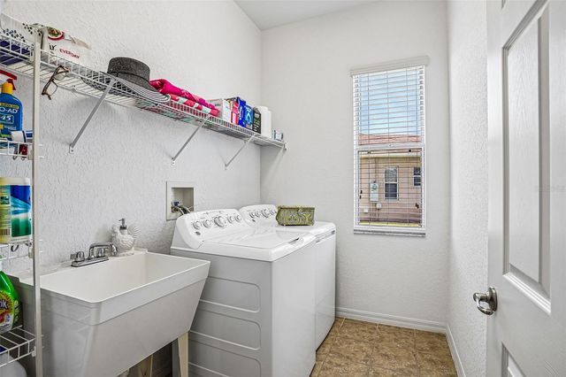 5116 NEPTUNE CIRCLE, Oxford, FL 34484