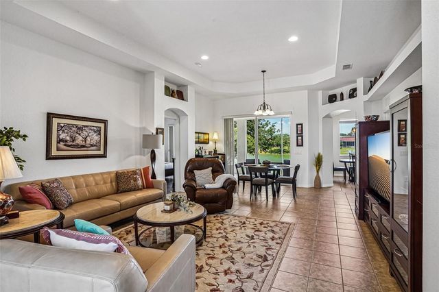 5116 NEPTUNE CIRCLE, Oxford, FL 34484