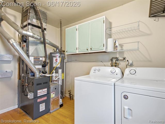 1840 S Lake Court, Novi, MI 48377