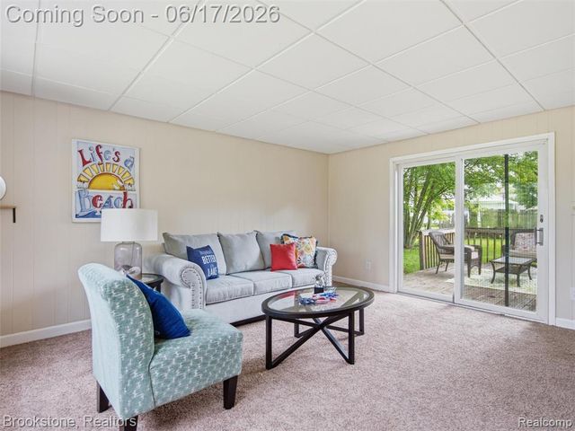 1840 S Lake Court, Novi, MI 48377