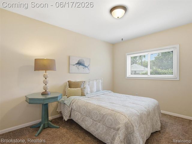 1840 S Lake Court, Novi, MI 48377