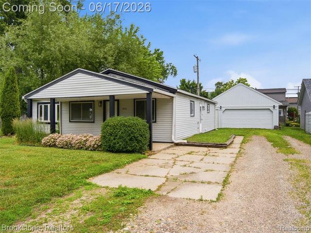 1840 S Lake Court, Novi, MI 48377