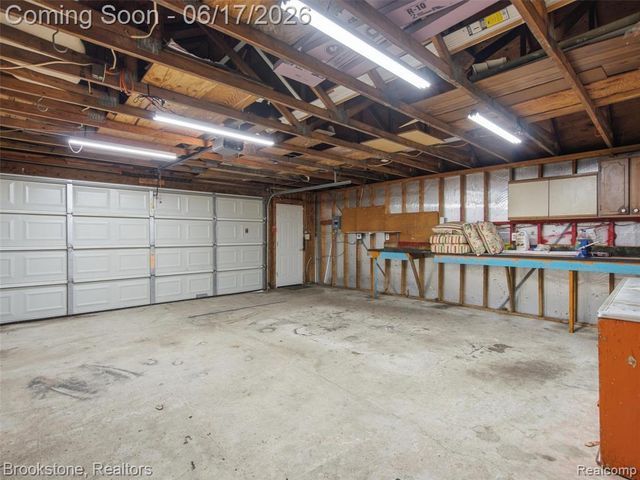 1840 S Lake Court, Novi, MI 48377