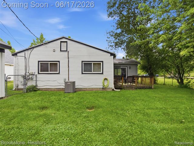 1840 S Lake Court, Novi, MI 48377