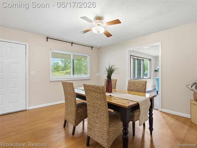 1840 S Lake Court, Novi, MI 48377